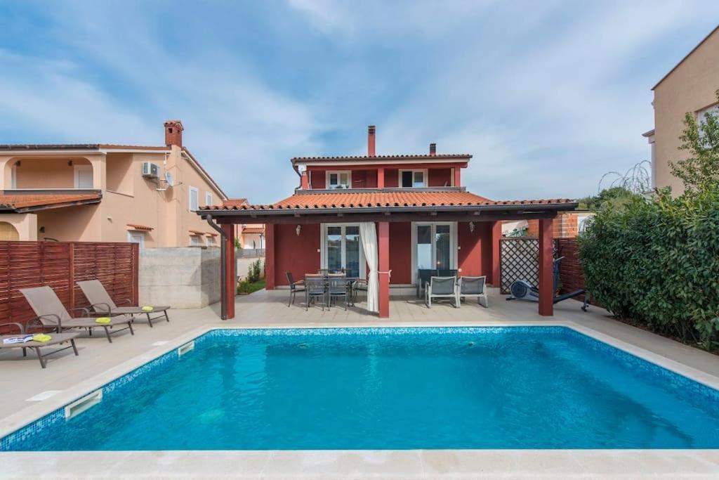 Villa Anemona Fažana Exteriör bild